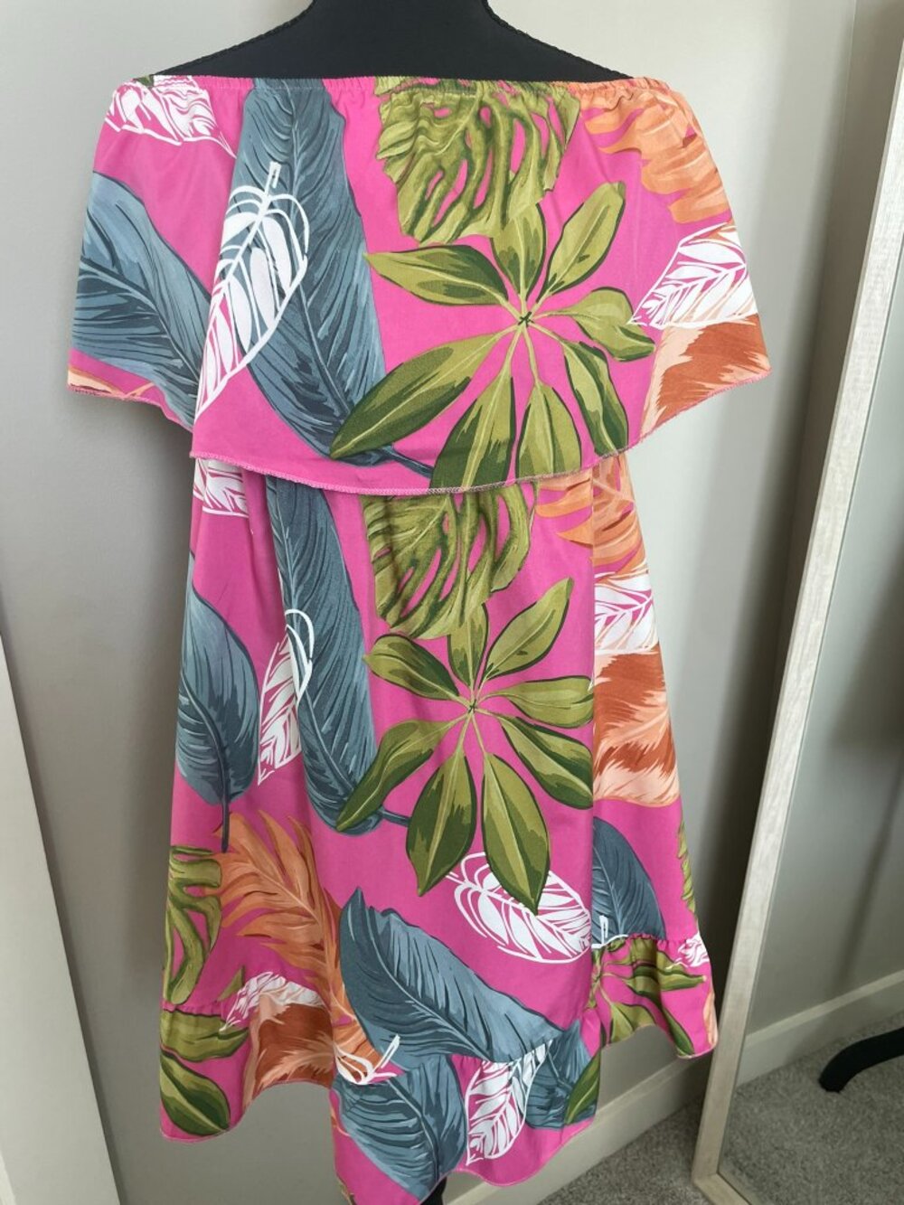 Tropical Off‑Shoulder Ruffle Dress – Pink Leaf Print Summer Resort Dress